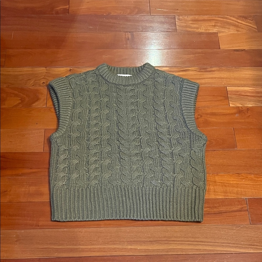 Sweater vest